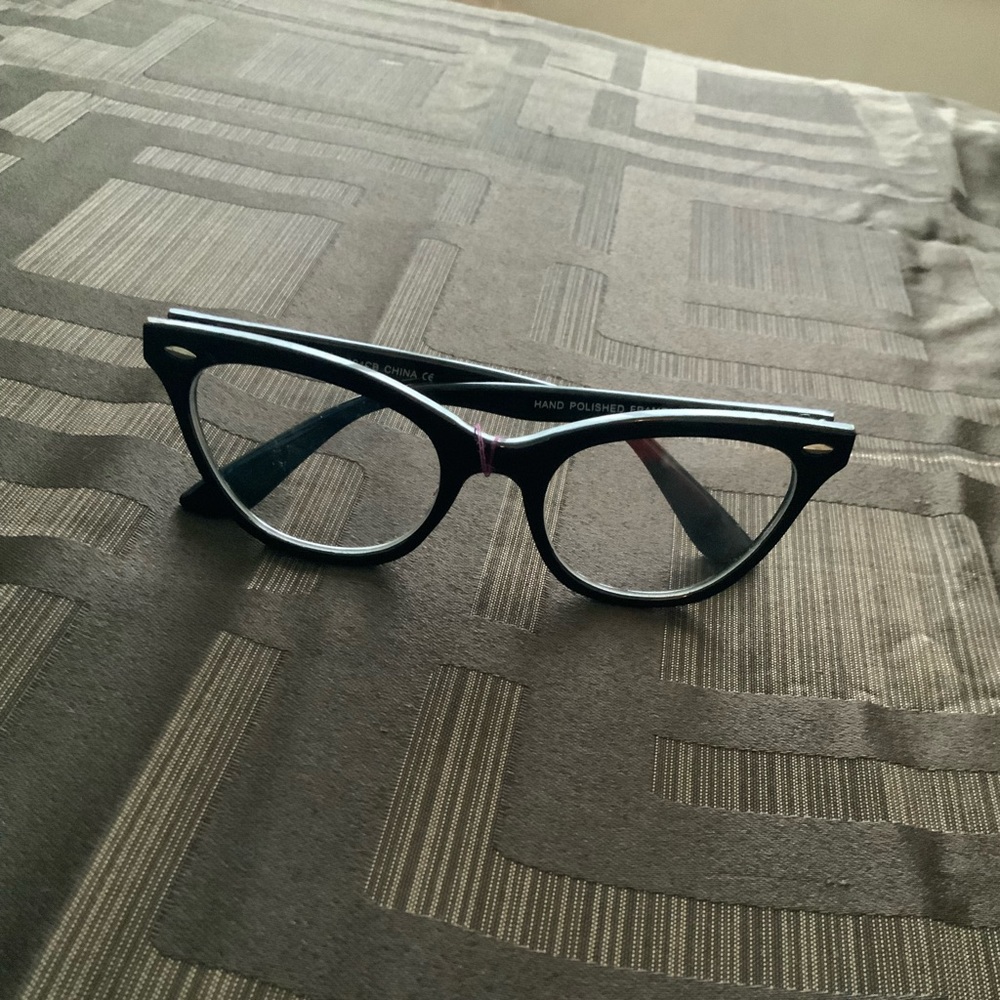 Cute black glasses
